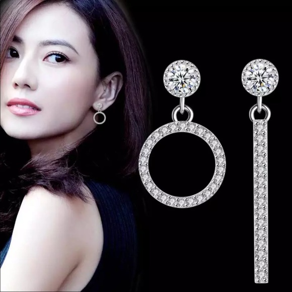 🌟 Silver Asymmetrical Circle Bar Stud Earrings CZ - Picture 3 of 5